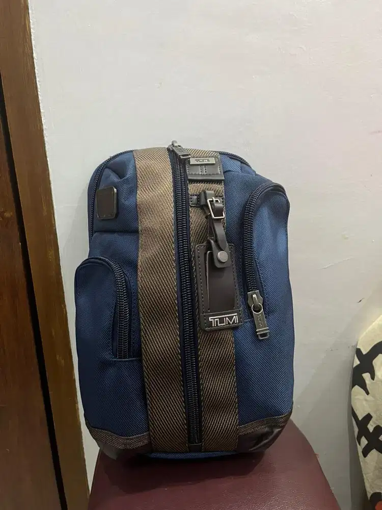 Slingbag Tumi Higgins