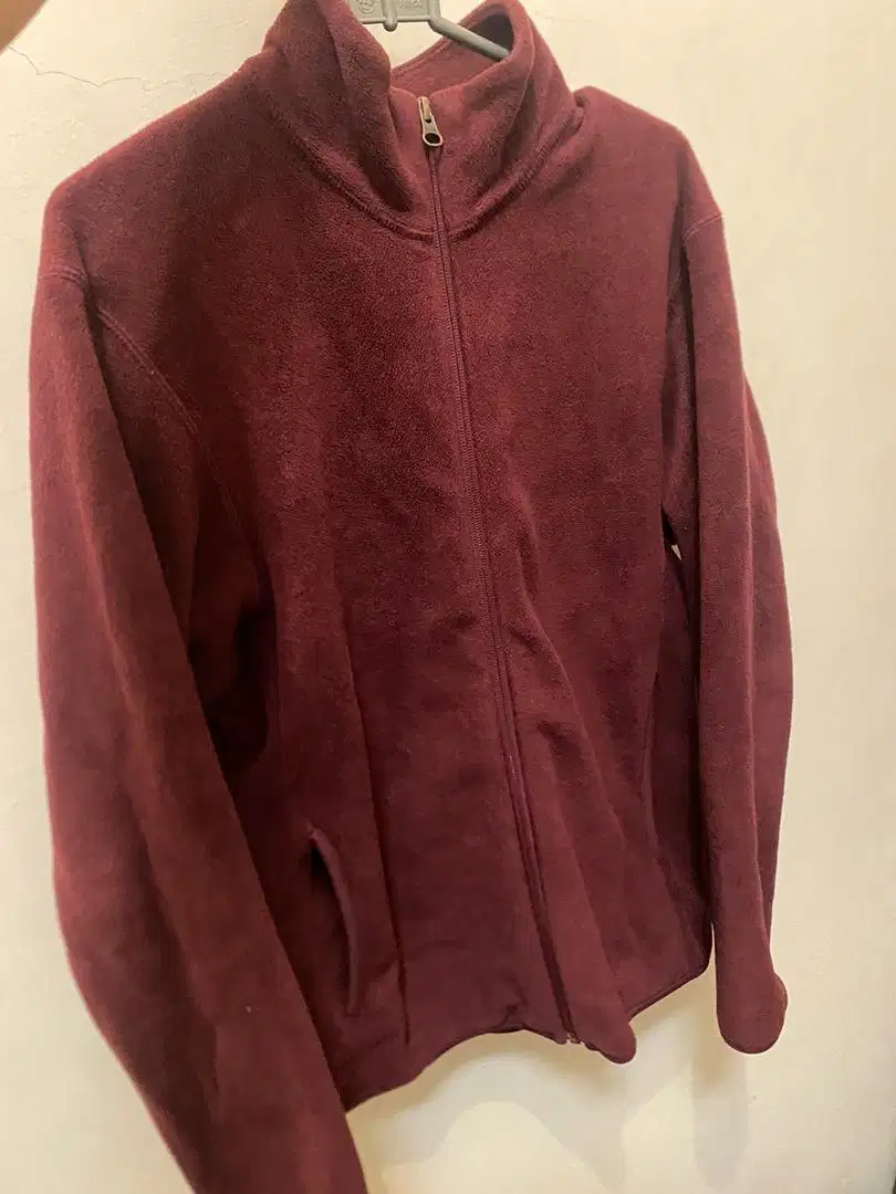 Sweater Jacket Fleece UNIQLO (original) Maroon - Size S to M