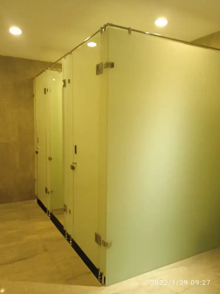 Kaca Sekat Kamar Mandi