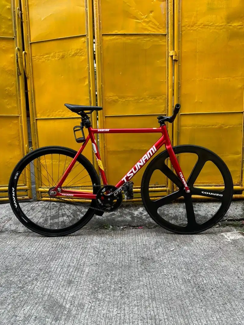 Tsunami fixie bike