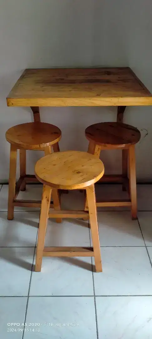 meja + bangku 3 (2'sett) Bahan Kayu Jatilanda