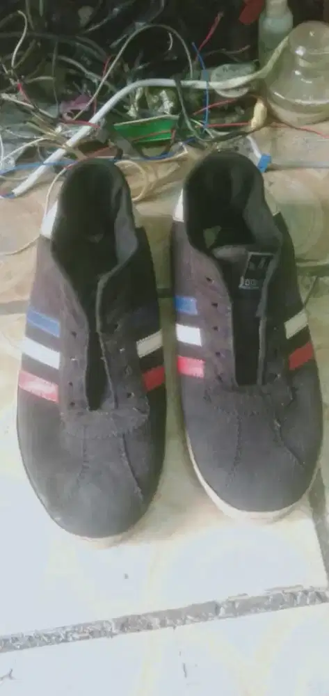 Se psg sepatu olah raga berkualitas uk 41 kond bgs mls hrg murah sj