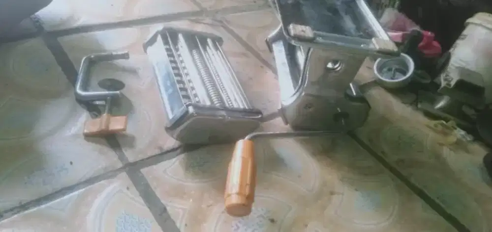 Cocok.utk usaha dagang pisang molen se set alat nya hrg murah sj cpt