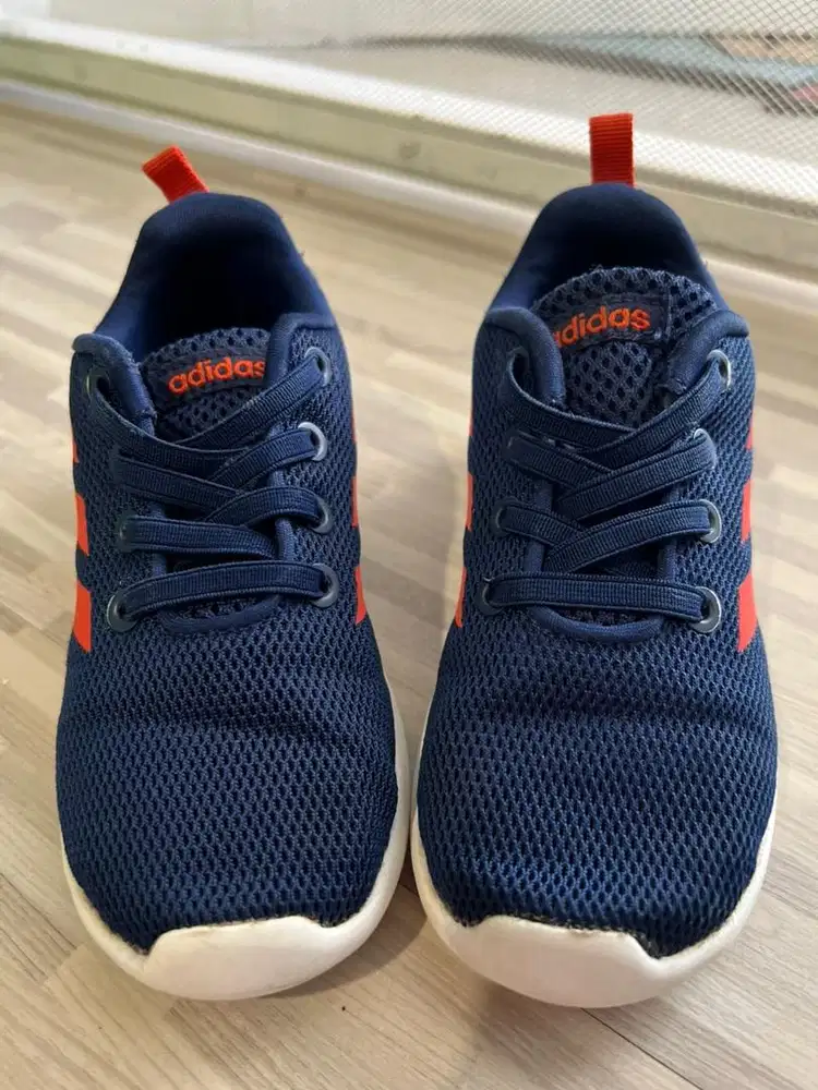 Sepatu Anak Laki-Laki Adidas Bekas Pakai