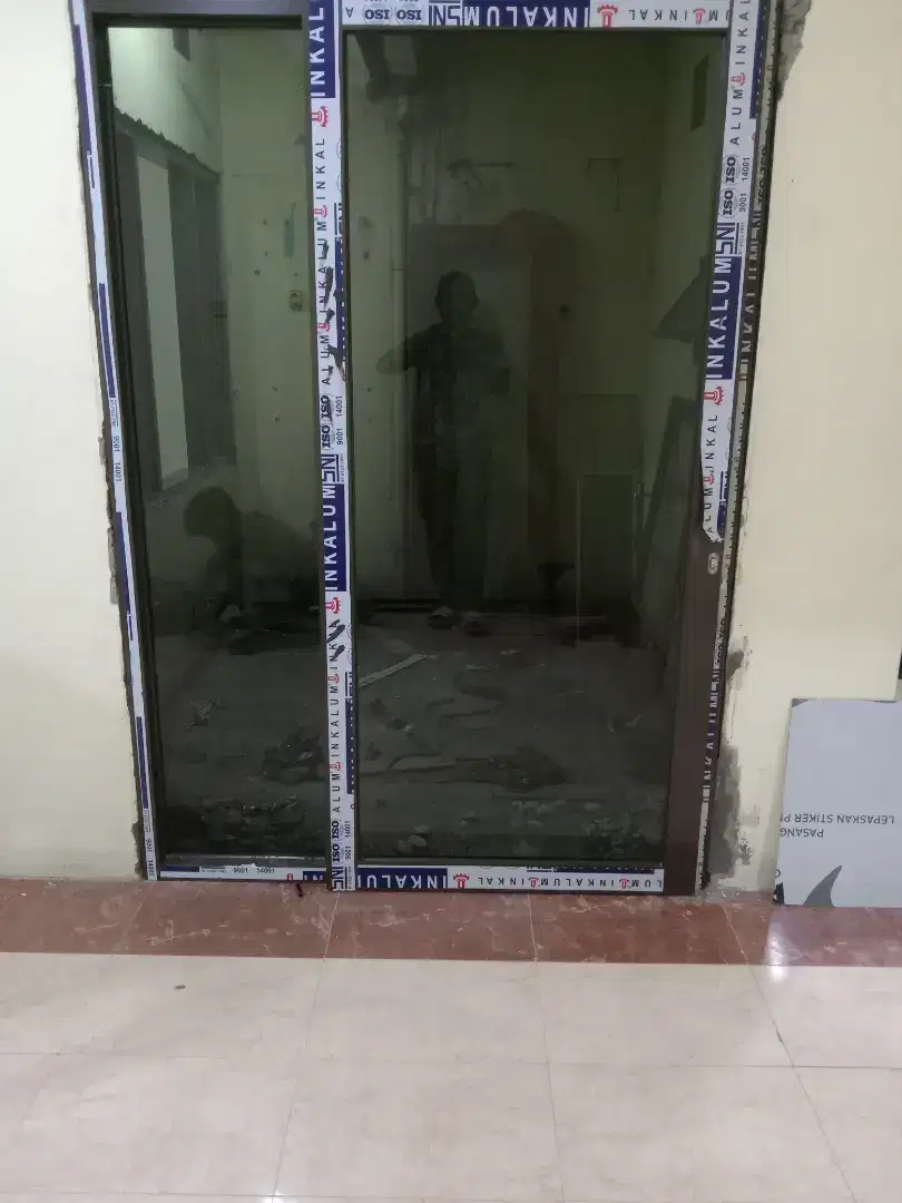 Kusen Aluminium Pintu Alumunium