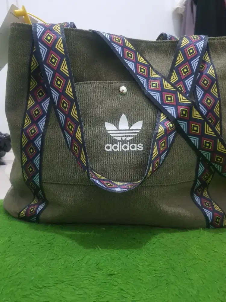 Tas adidas bahan canvas