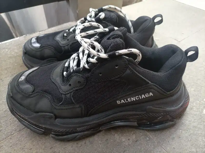 Sepatu balenciaga 42