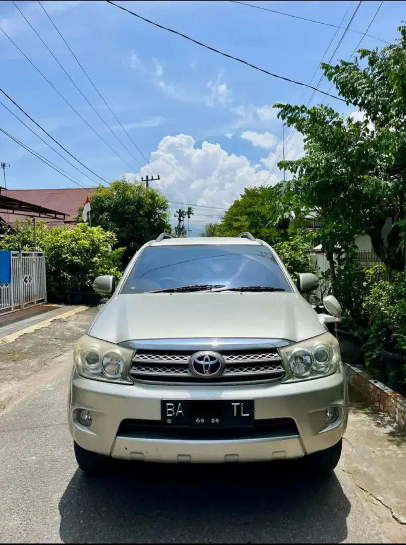 Jual Fortuner G Lux Automatic 2010