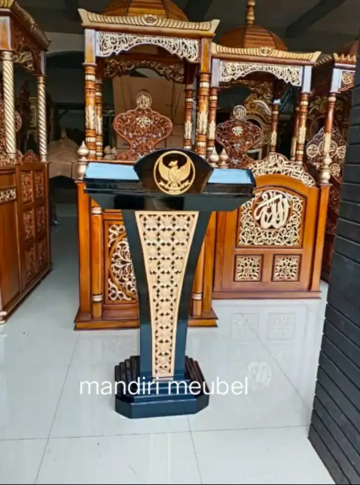 Mimbar podium pidato logo bisa costume.