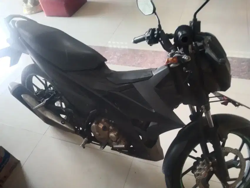 Dijual satria fu doff