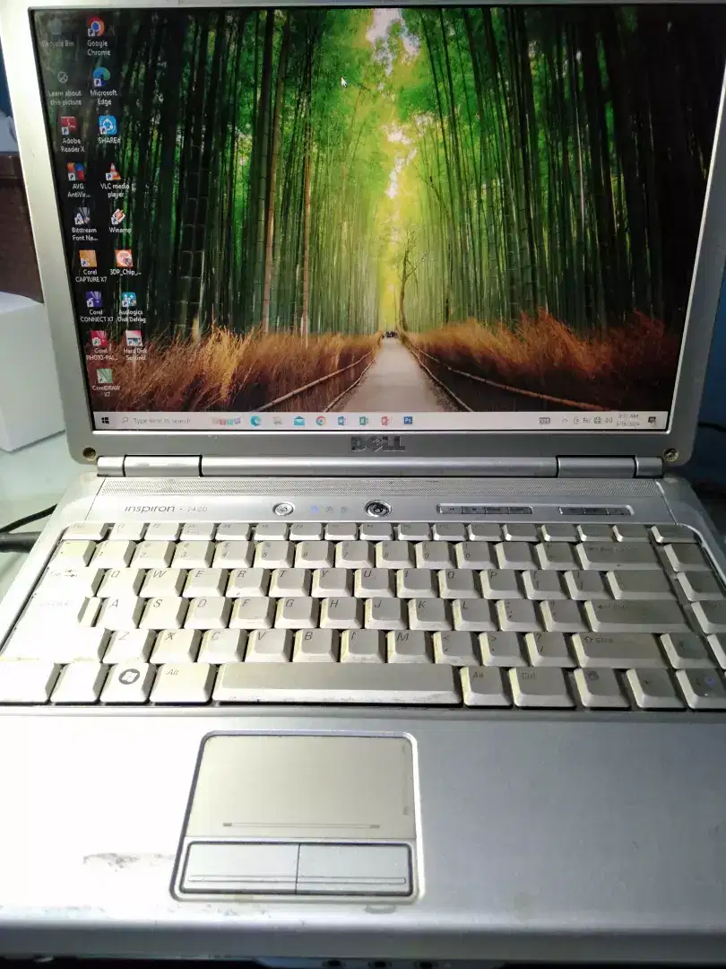 Laptop design dell Inspiron 1420 core 2 duo normal JUAL CEPET