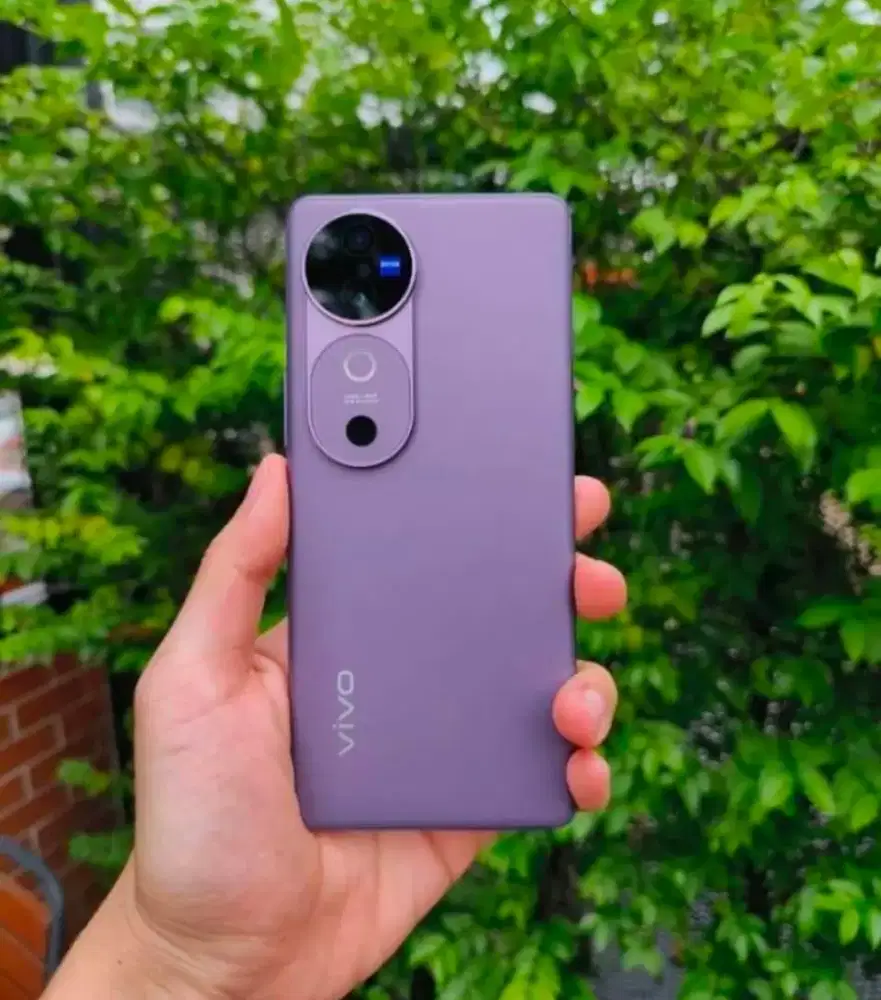 Vivo v40 12/256gb baru dan segel COD bandung