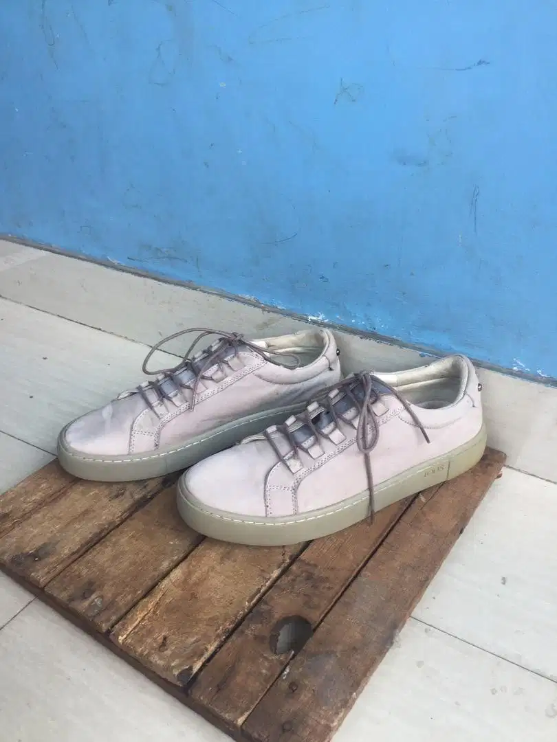 Sepatu Casual  TODS