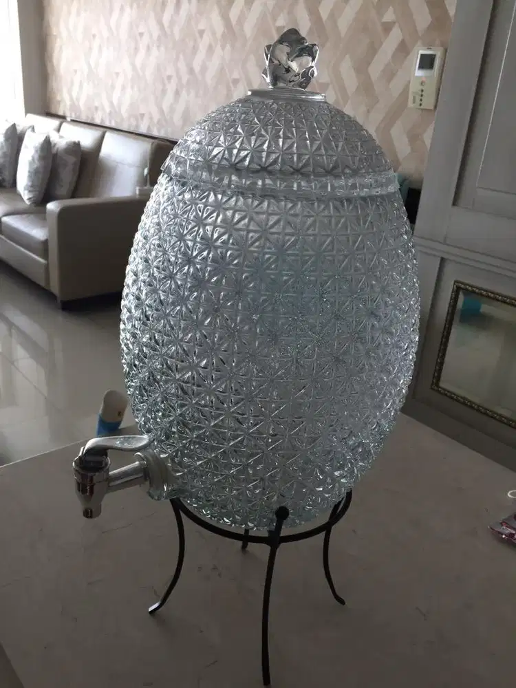 Pot minum kristal kaca