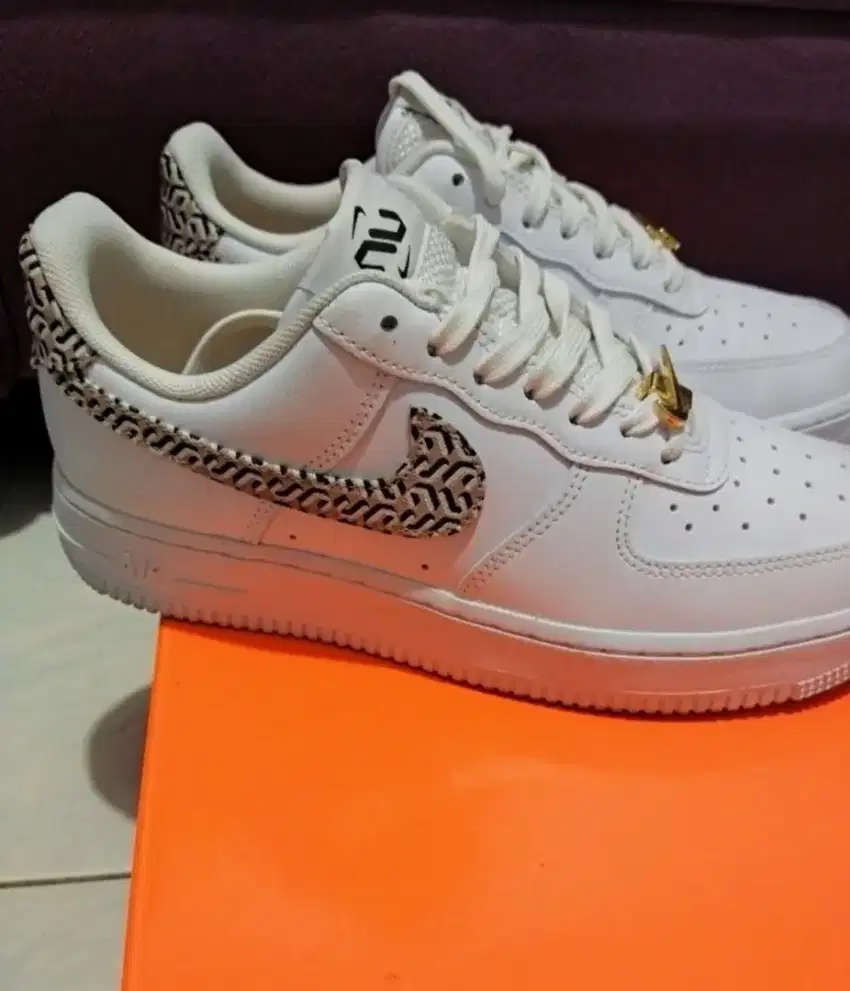 WOMEN'S AIR FORCE 1 LX