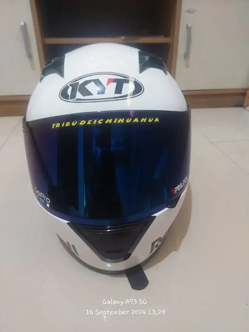 Helm KYT R-10 putih redbull