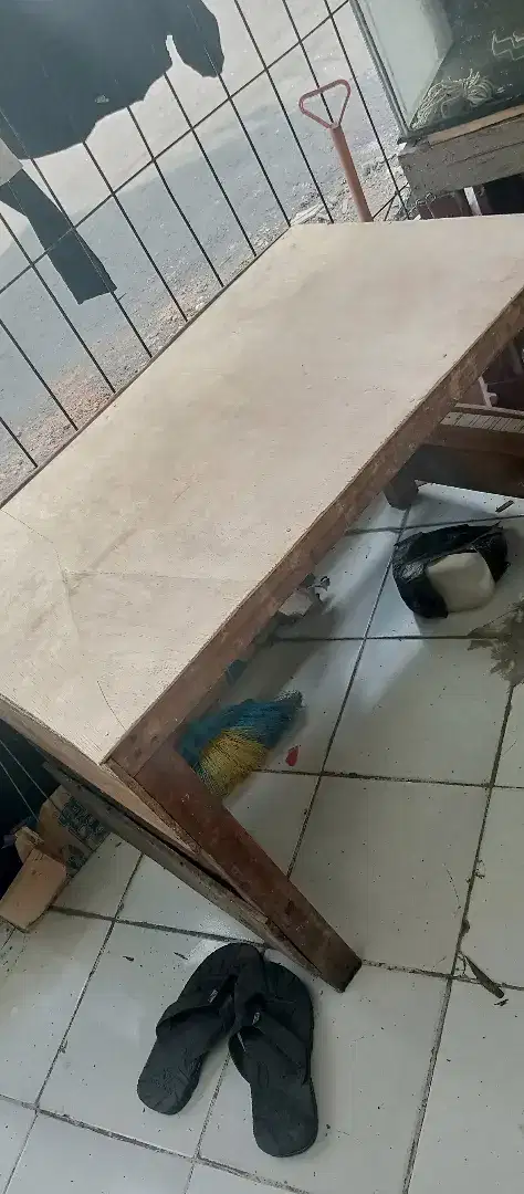 Di jualmeja kokoh