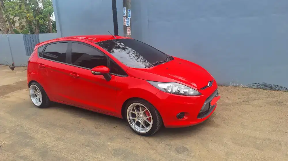 Ford fiesta 2012 jual santai