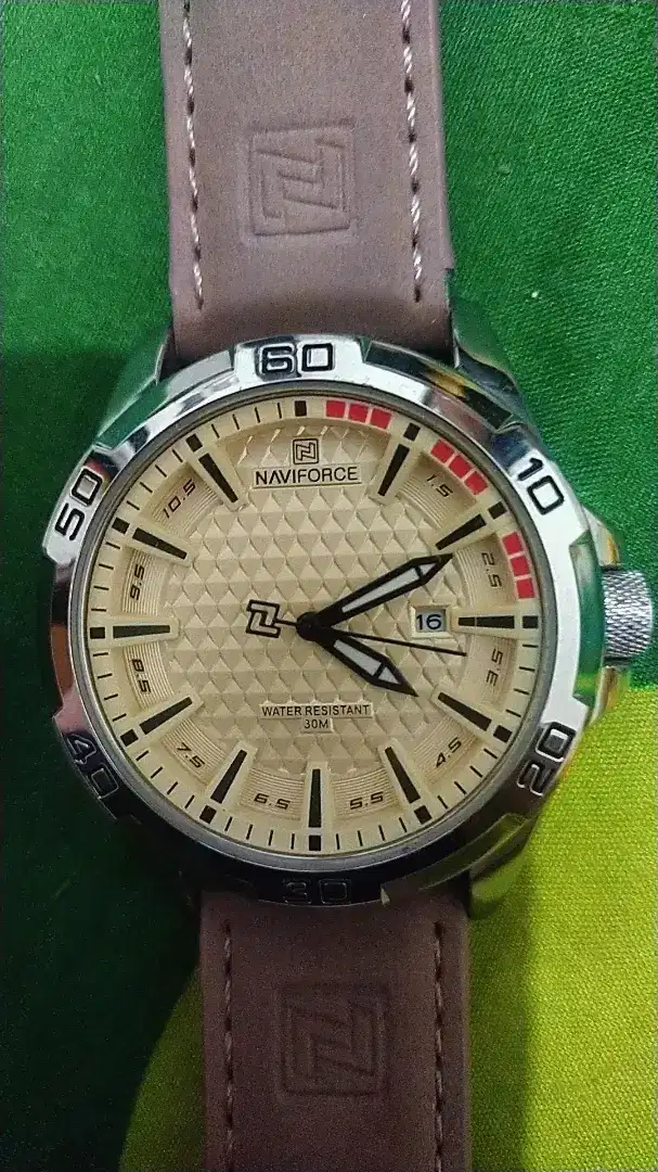 Jam tangan Navi Force