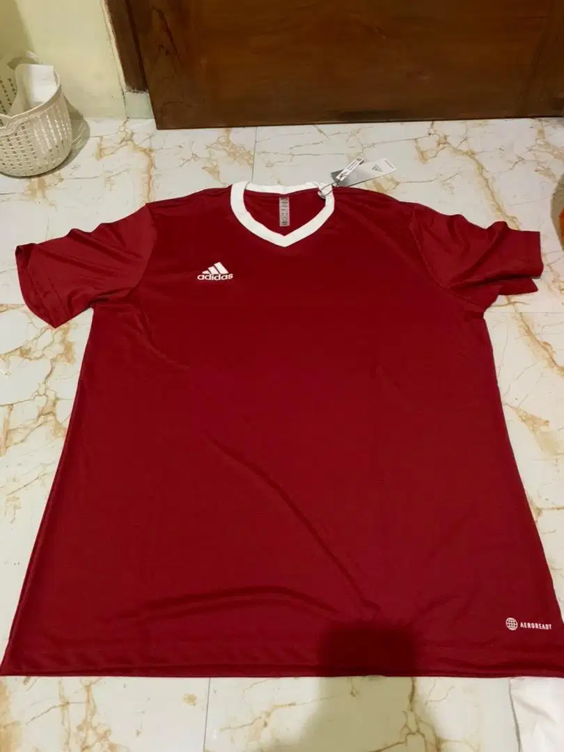 Jual jersey original adidas polos warna merah size xl kondisi baru