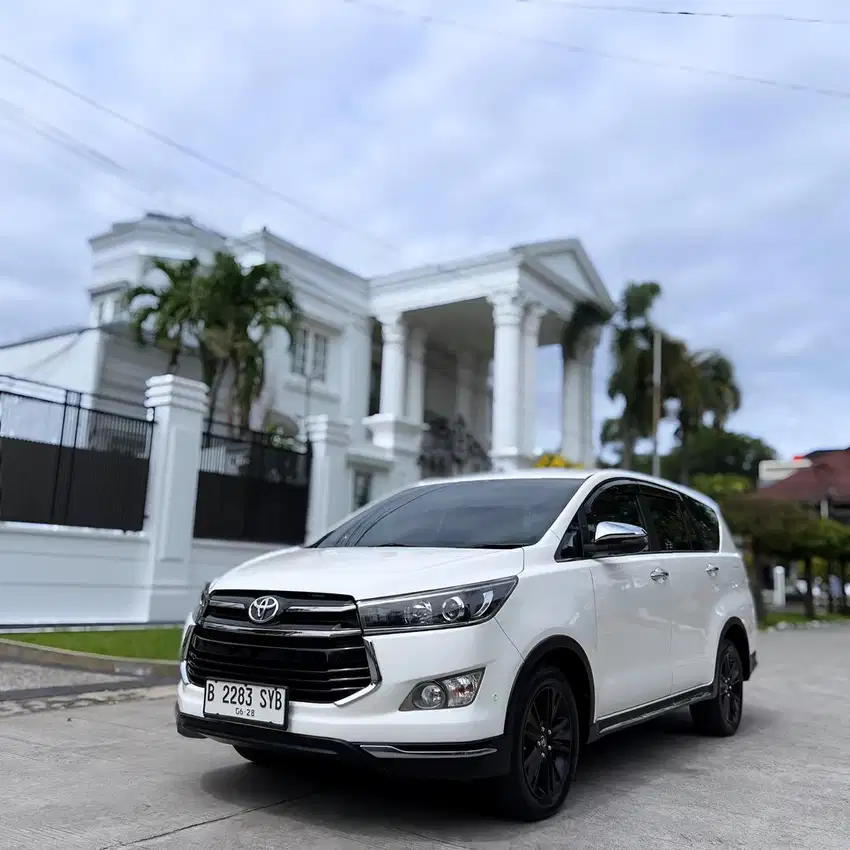 Innova venturer matic diesel 2018 (Dp 30 jt)