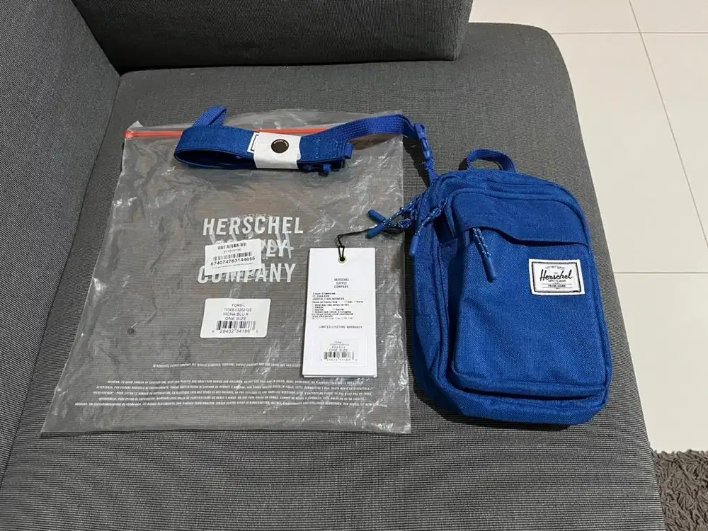 Tas Herschel Form Crossbody Large Sling Bag Monaco Blue Original BNWT