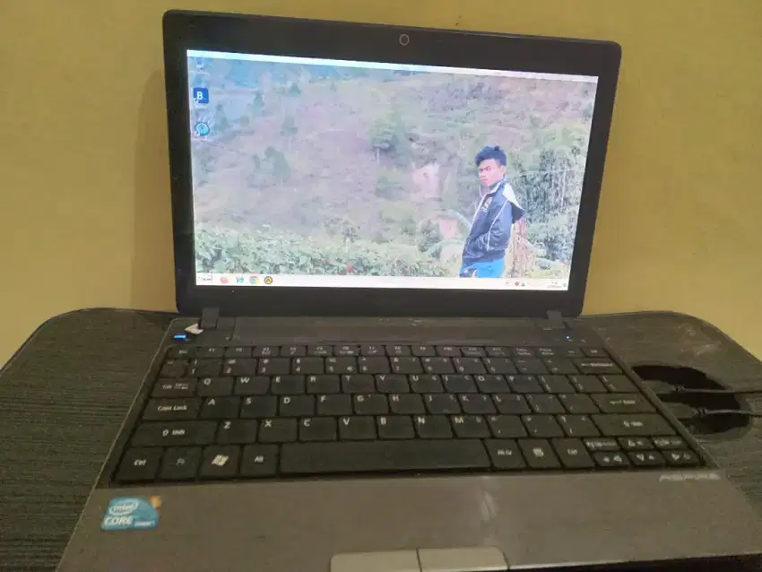 Netbook Acer core I3