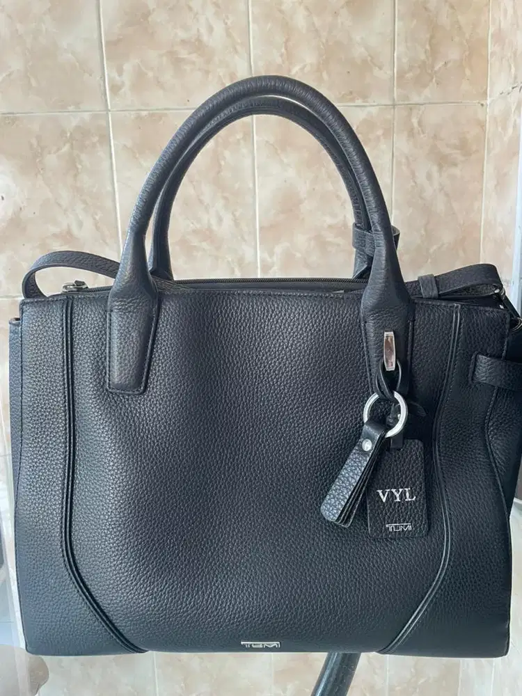 Preloved Tas Tumi Stanton Small Kiran Tote Full Leather Very Good Cond