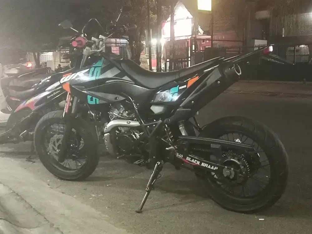 WR 155 Supermoto
