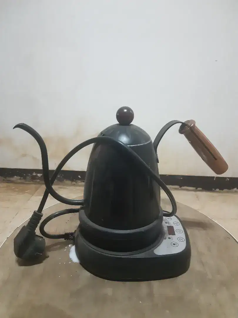 Diguo Electric Kettle 700ml DG 1738 Black