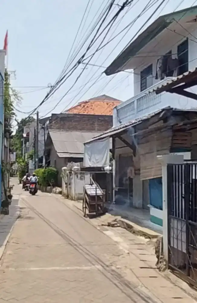Dijual cepat bangunan warung dan kontrakan