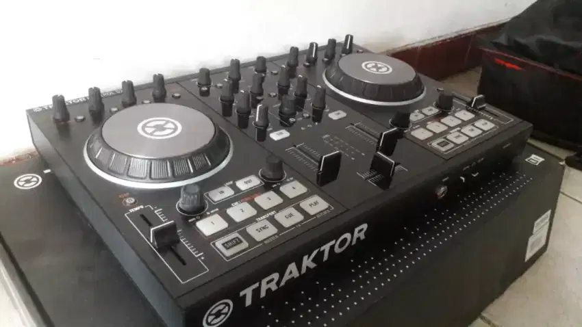 Alat DJ merk traktor type S2 MK2