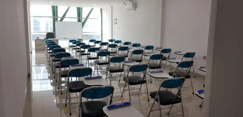 Kursi kampus , kursi mahasisw , kursi belajar , kursi kuliah