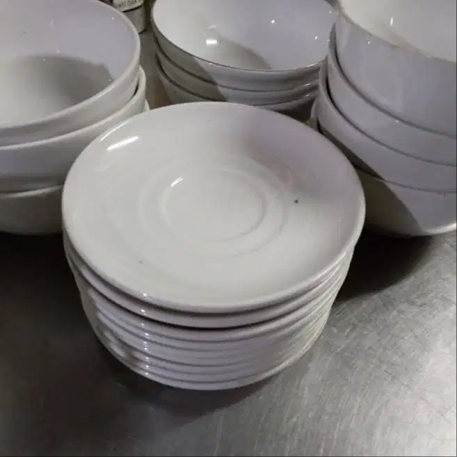 Piring Kecil Keramik Porcelain Merek Legacy E034 Diameter 15 Cm