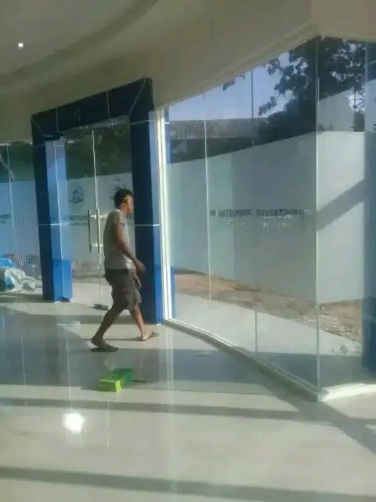 Partisi kaca, partisi gypsum, plafond pvc, penyekat kaca, kaca shower