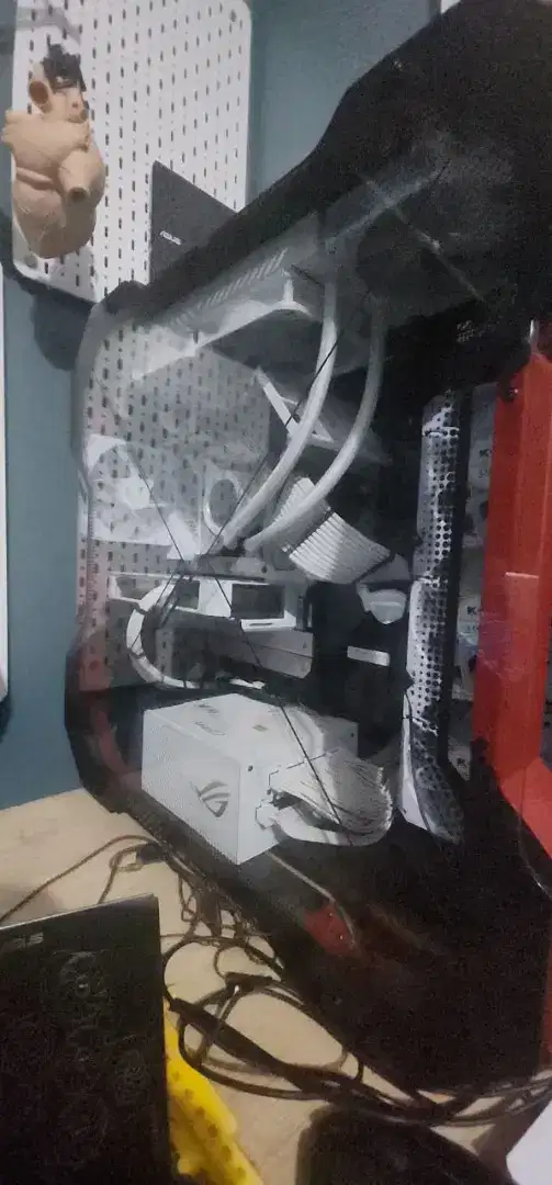 Di jual Pc Geming, I7-14700k, RTX 4060 , mobo ROG Strix Z790-A wifi 2