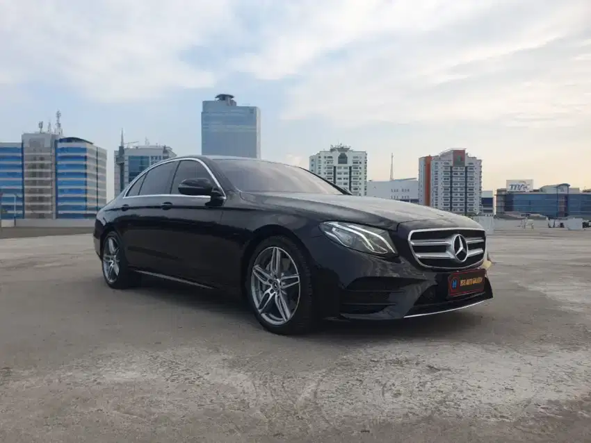 Mercedes Benz E300 KM antik 18rb AMG 2017