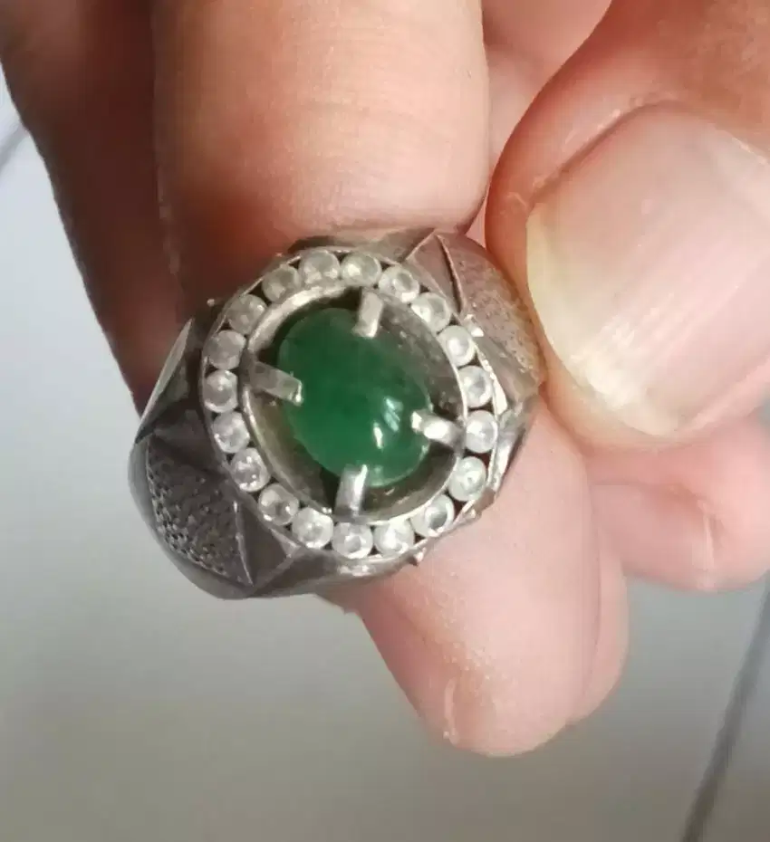 Cincin Batu Zamrud, bentuk minimalis