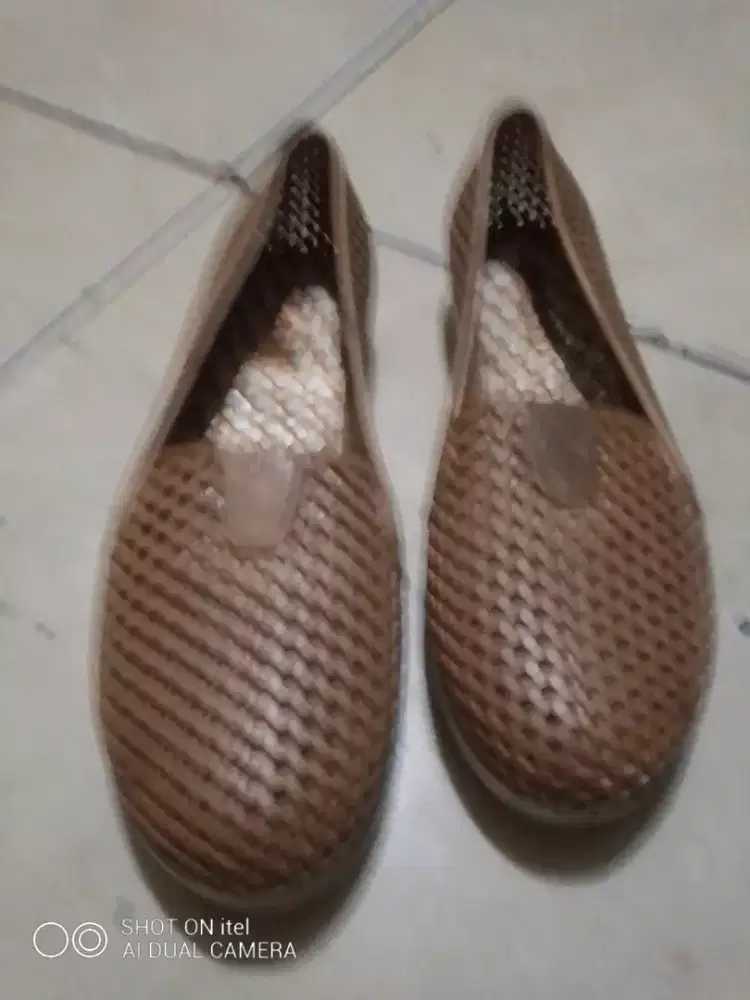 Sepatu perempuan cukup cantik