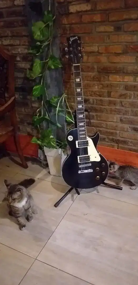 Gitar gibson model les paul