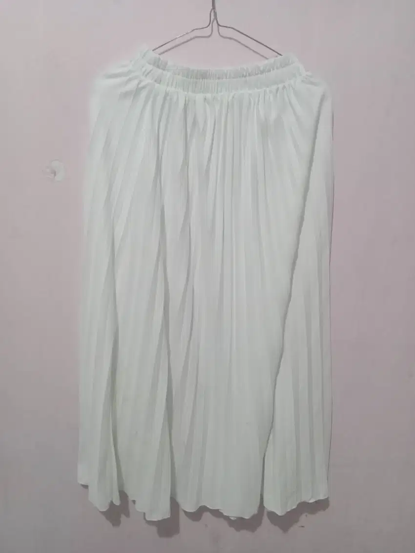 Rok Wanita Plisket Warna Putih Ukuran All Size