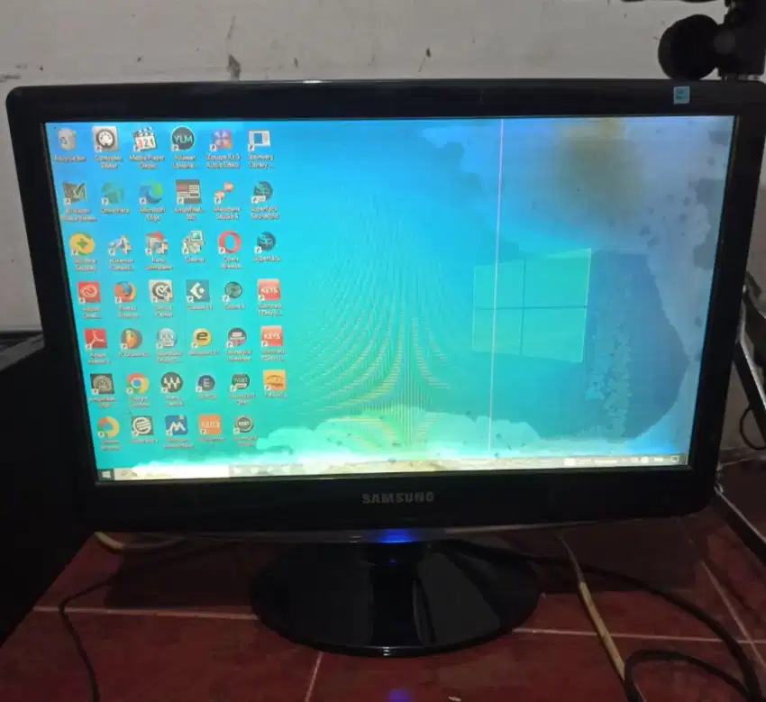 Monitor LCD Merk Samsung 19 inch Minus Pic Polaris di Bogor