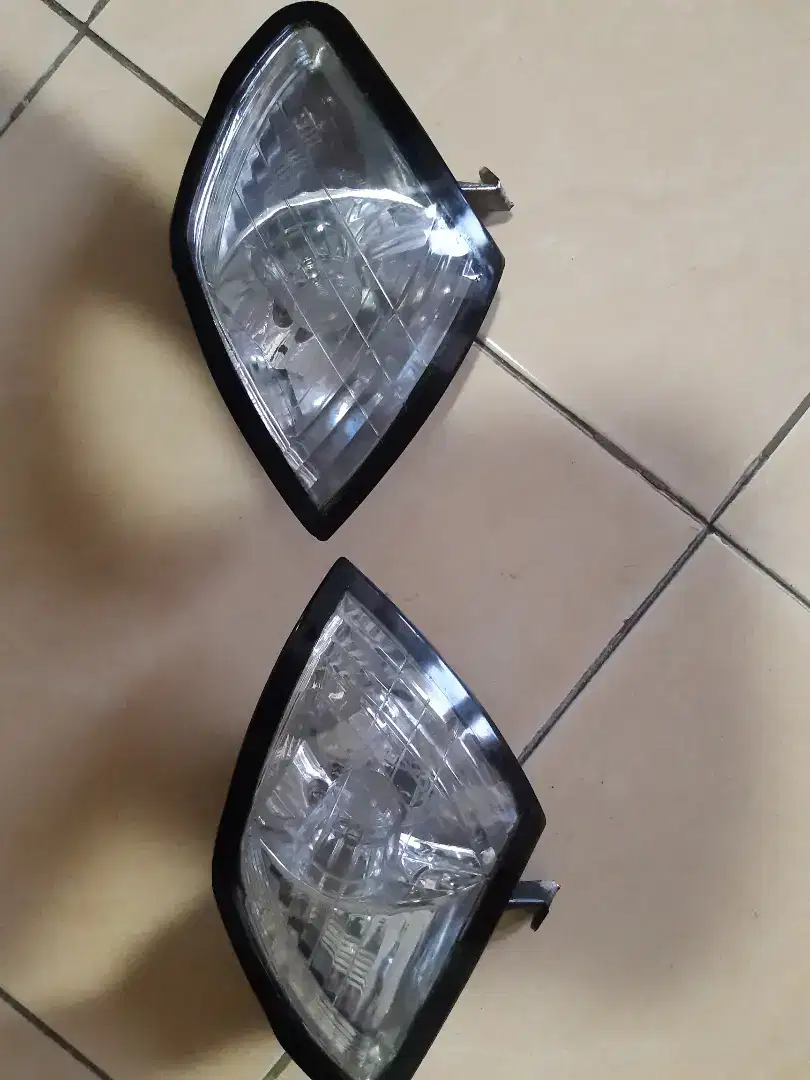 Lampu sein sen Toyota Soluna model kristal