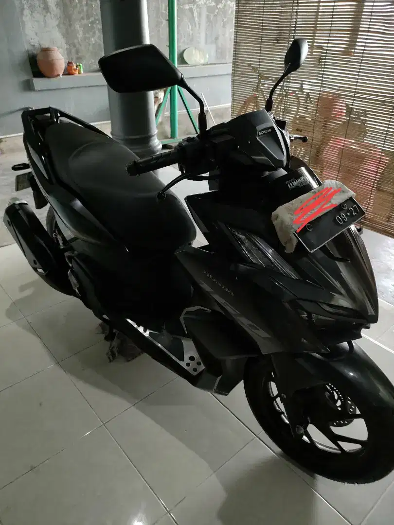 Dijual Honda Vario 160 ABS kondisi mulus