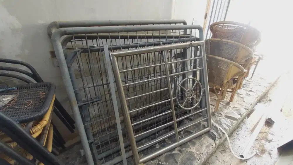 Pintu Pagar BRC Galvanis Double Gate dan Pintu Pagar Stainless Single