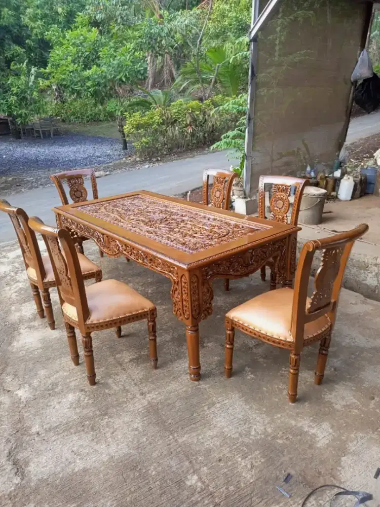 Kursi makan ukir Jepara bahan kayu jati