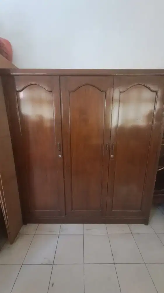 DIJUAL LEMARI KAYU JATI (NEGO BERAPA AJA)