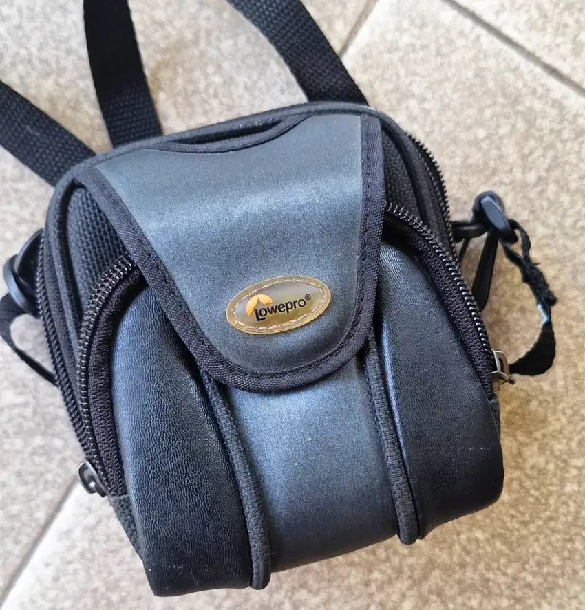 tas Kamera SLR dan Lowepro Compact