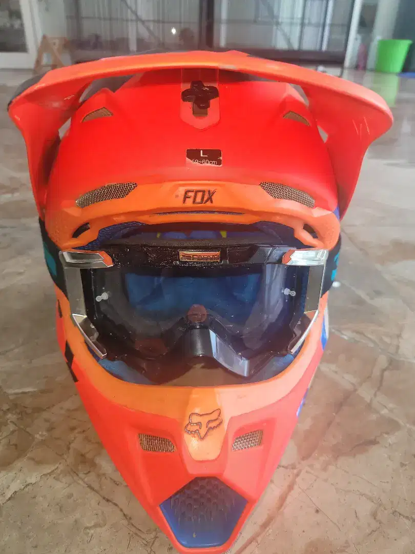 Helm cross fox v3