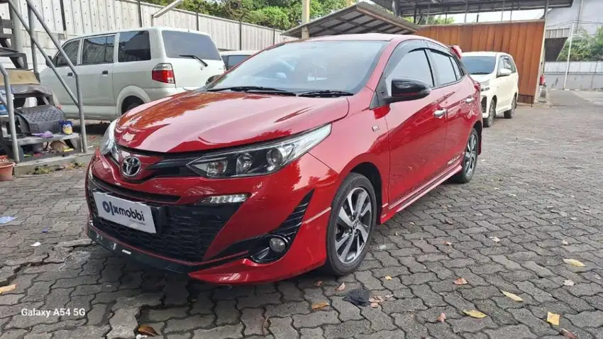 DP Rendah - Toyota Yaris 1.5 TRD Sportivo Bensin-AT 2018 Merah (FIC)